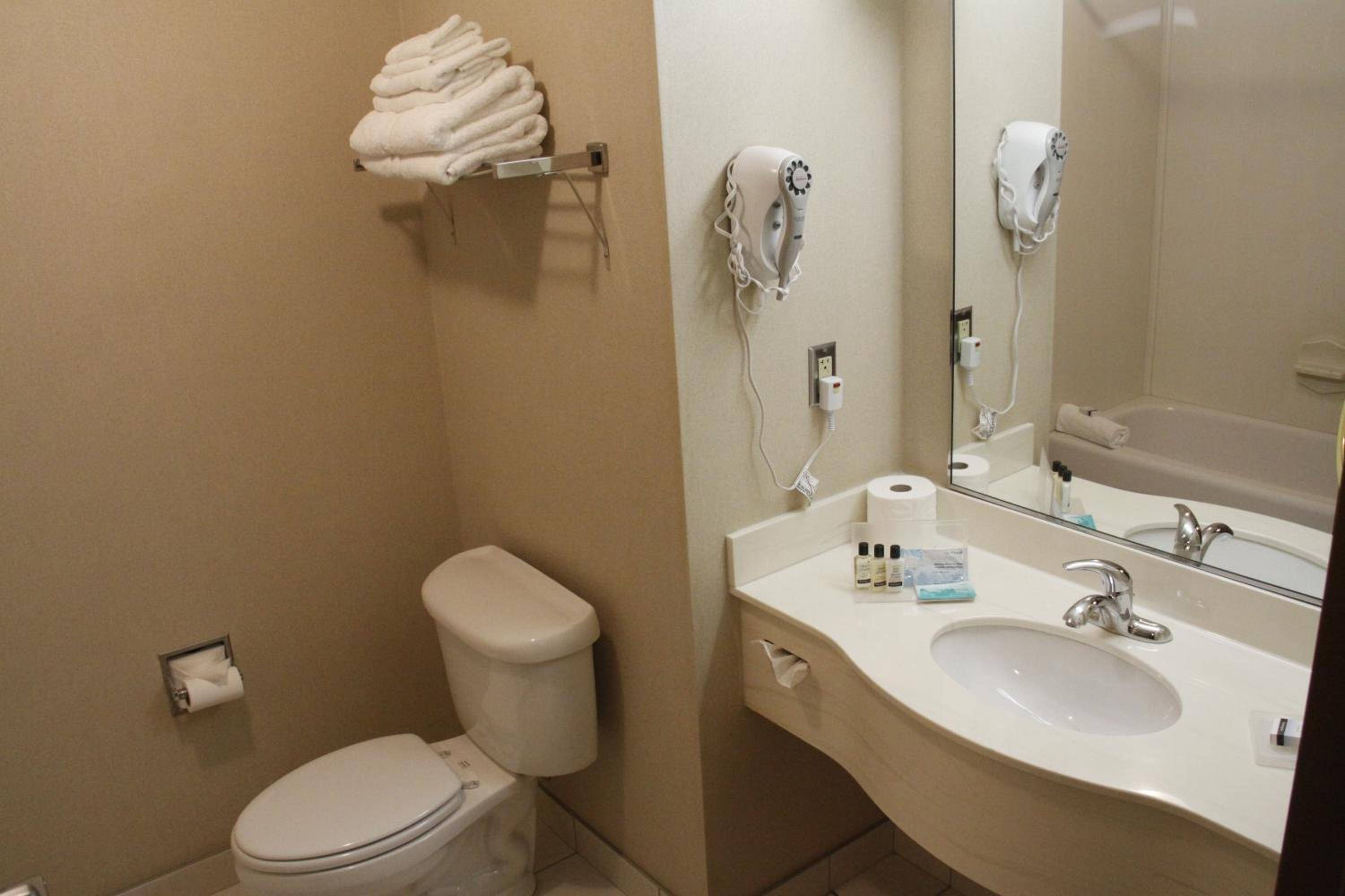 Humphry Inn & Suites