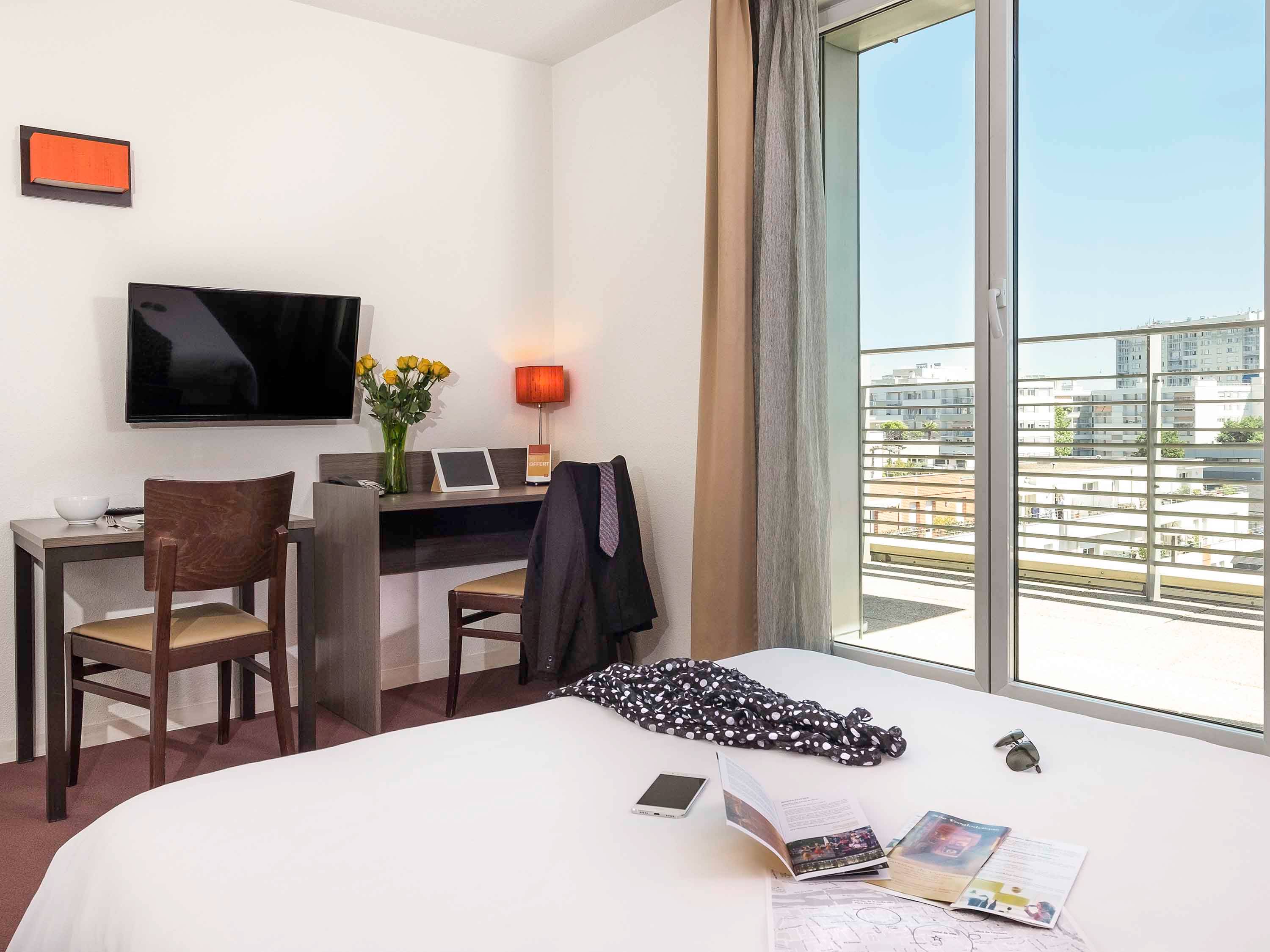 Aparthotel Adagio access Tours