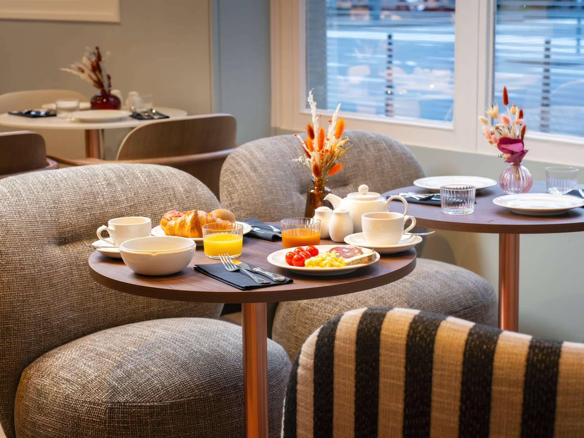 Grand Hôtel des Brotteaux Lyon  Handwritten Collection