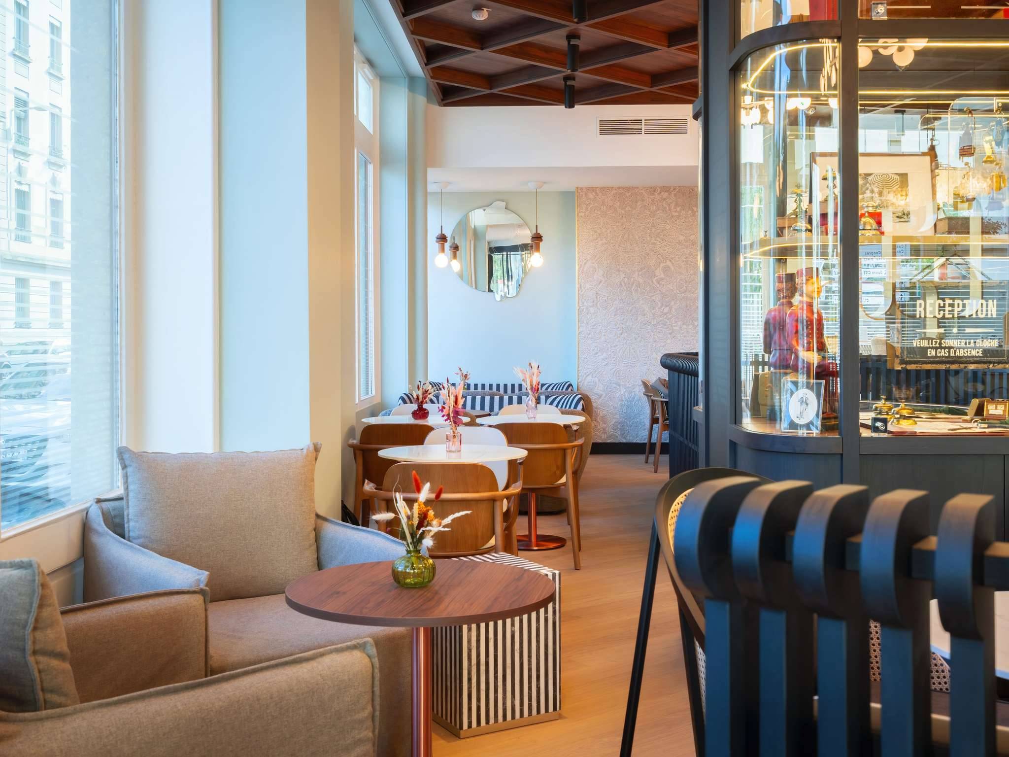 Grand Hôtel des Brotteaux Lyon  Handwritten Collection