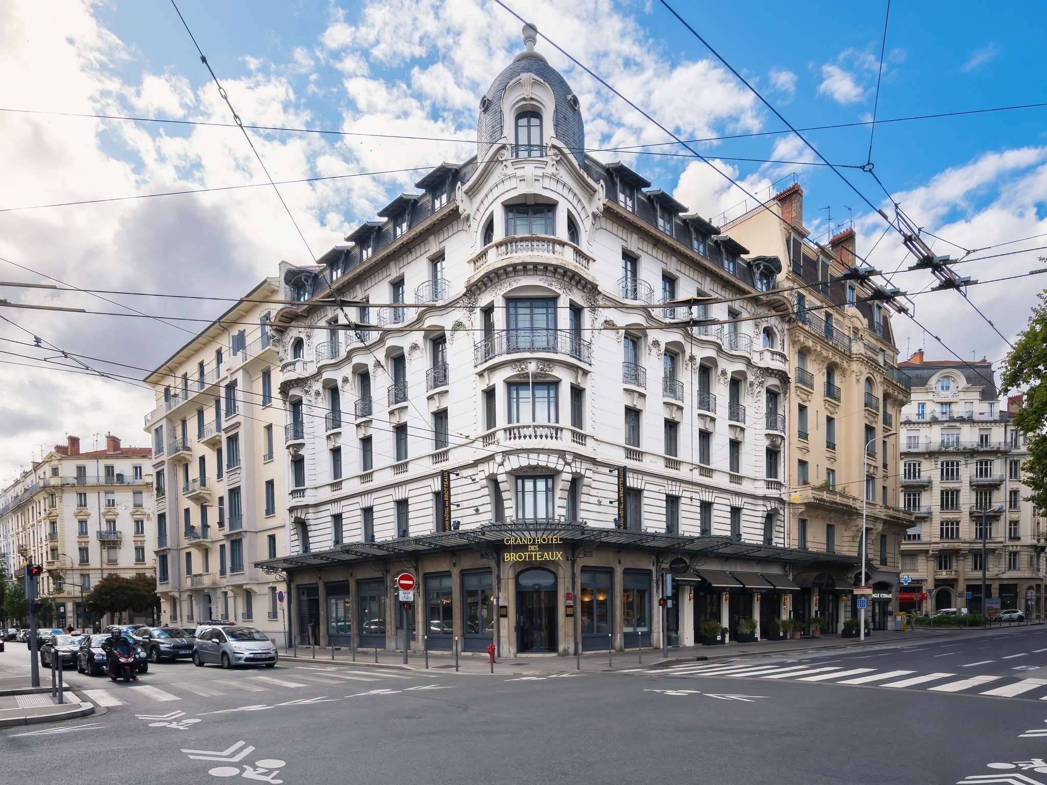 Grand Hôtel des Brotteaux Lyon  Handwritten Collection