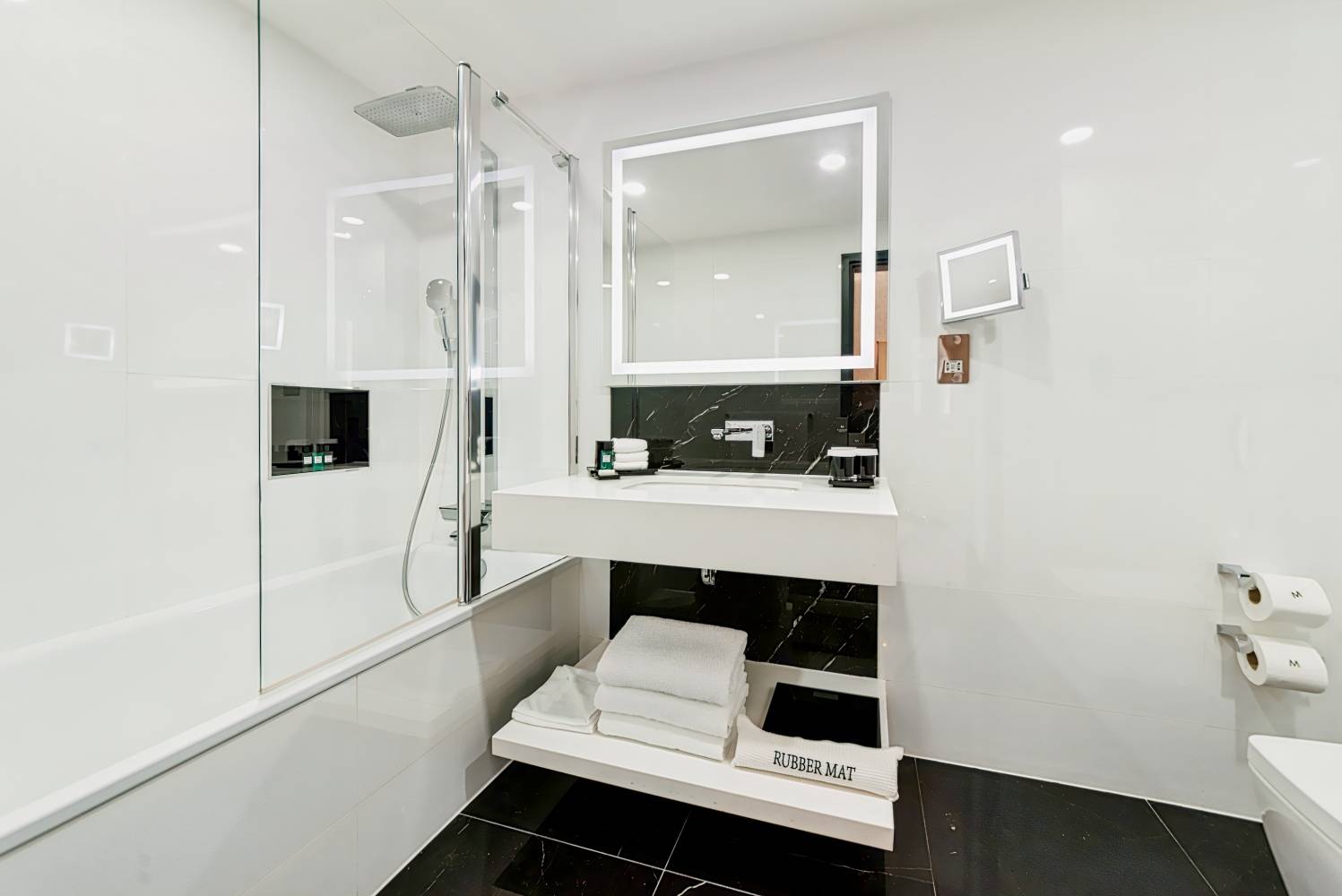 M by Montcalm