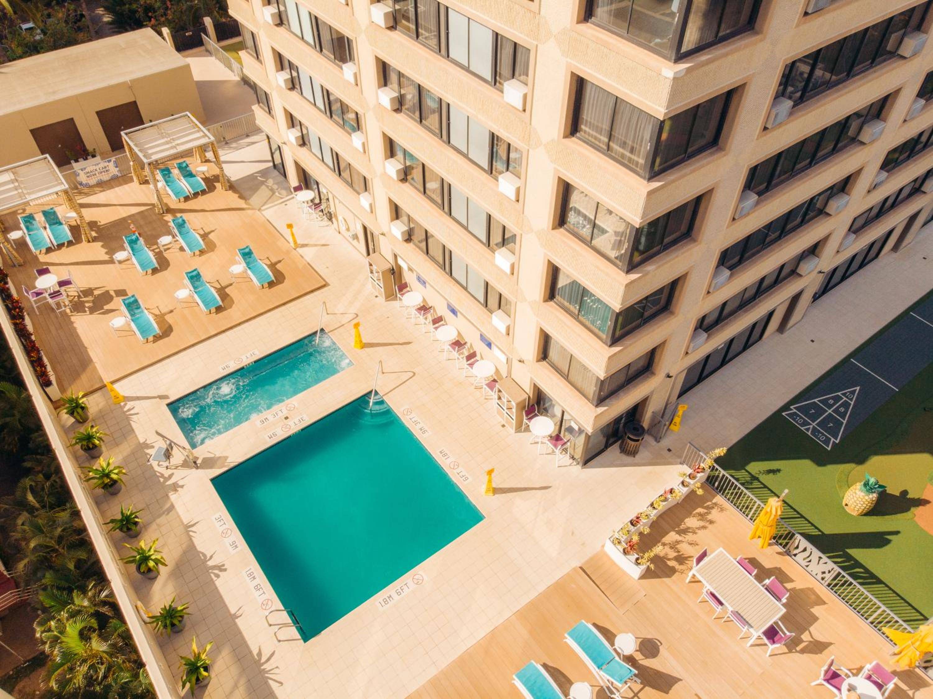 Holiday Inn Express Waikiki, an IHG Hotel