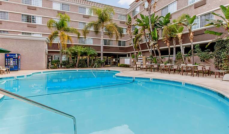 Comfort Inn & Suites San Diego - Zoo SeaWorld Area