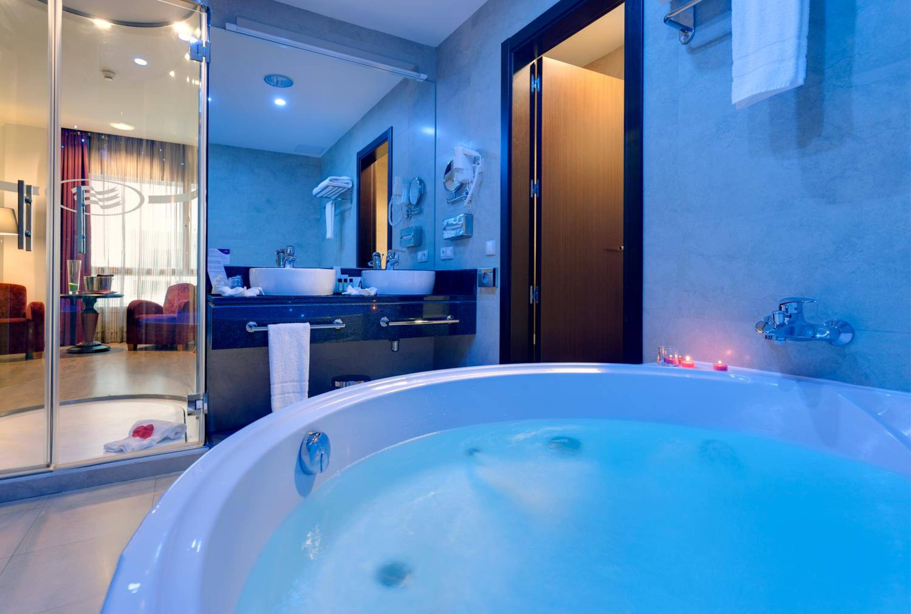 Crowne Plaza Madrid Airport, an IHG Hotel