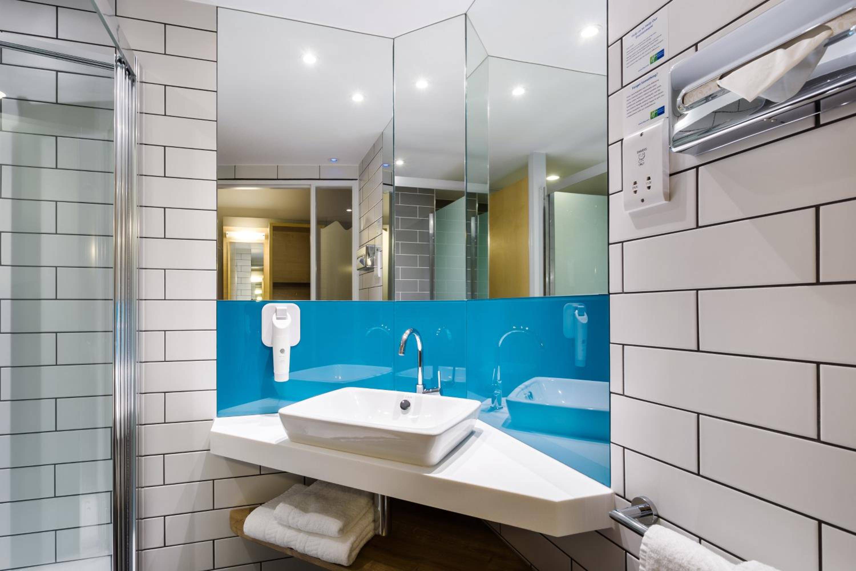 Holiday Inn Express London - Watford Junction, an IHG Hotel