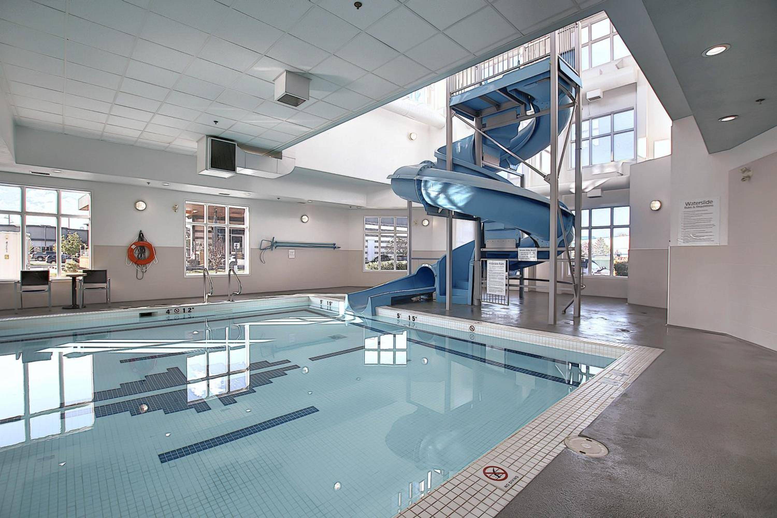 Holiday Inn Express & Suites Airport Calgary