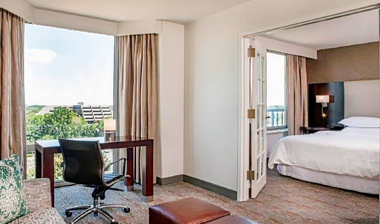 Sheraton Suites Chicago Elk Grove