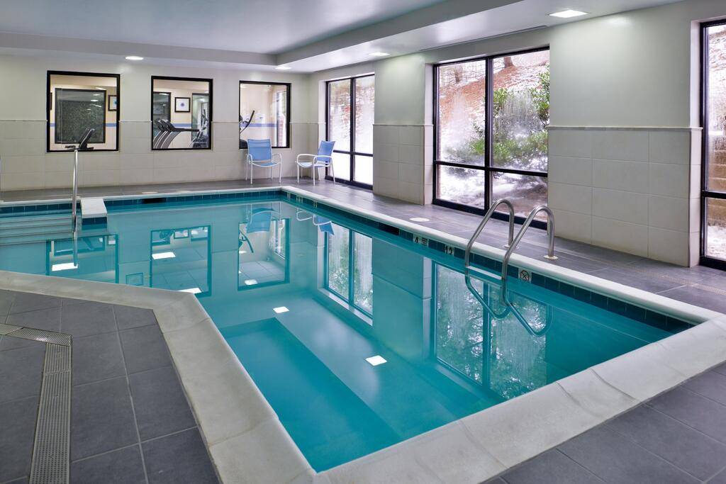 Holiday Inn Express Hotel & Suites West Chester