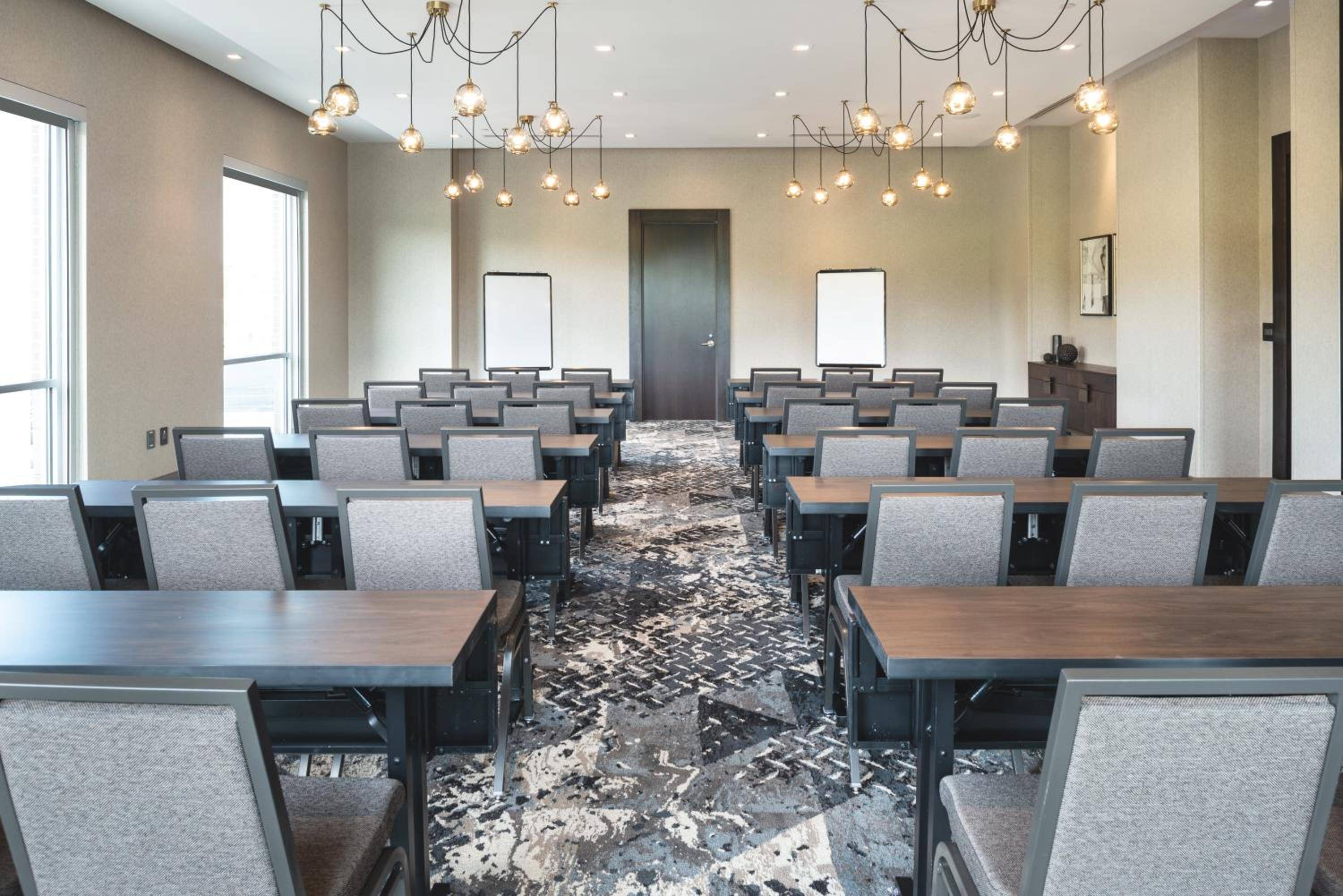 Holiday Inn Boston Logan Airport - Chelsea