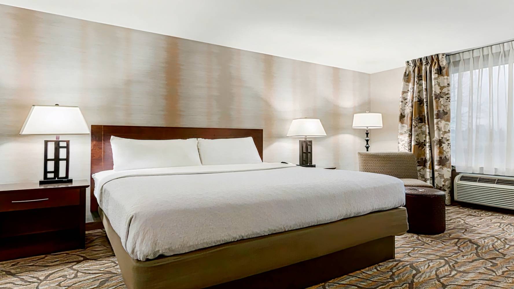 Holiday Inn & Suites Williamsburg-Historic Gateway