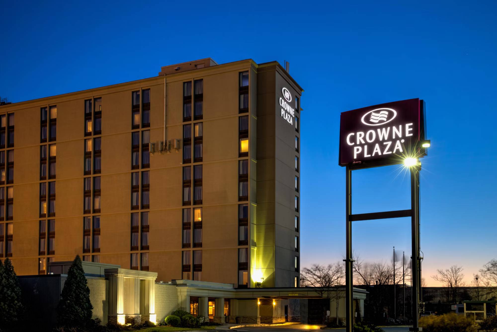 Crowne Plaza Newark Airport, an IHG Hotel