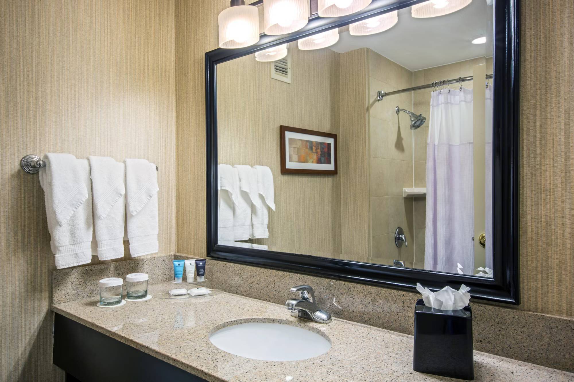Crowne Plaza Newark Airport, an IHG Hotel