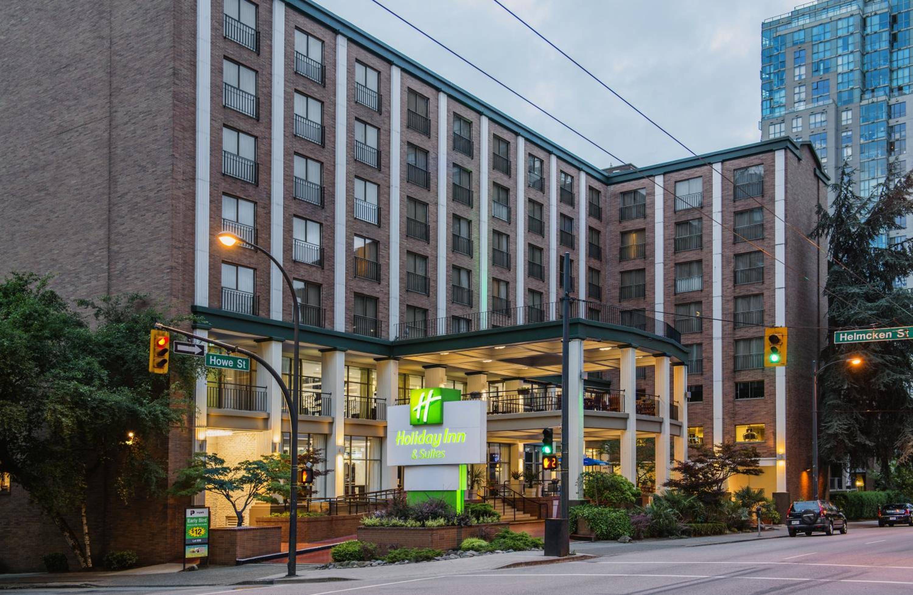 Holiday Inn Vancouver Downtown & Suites, an IHG Hotel