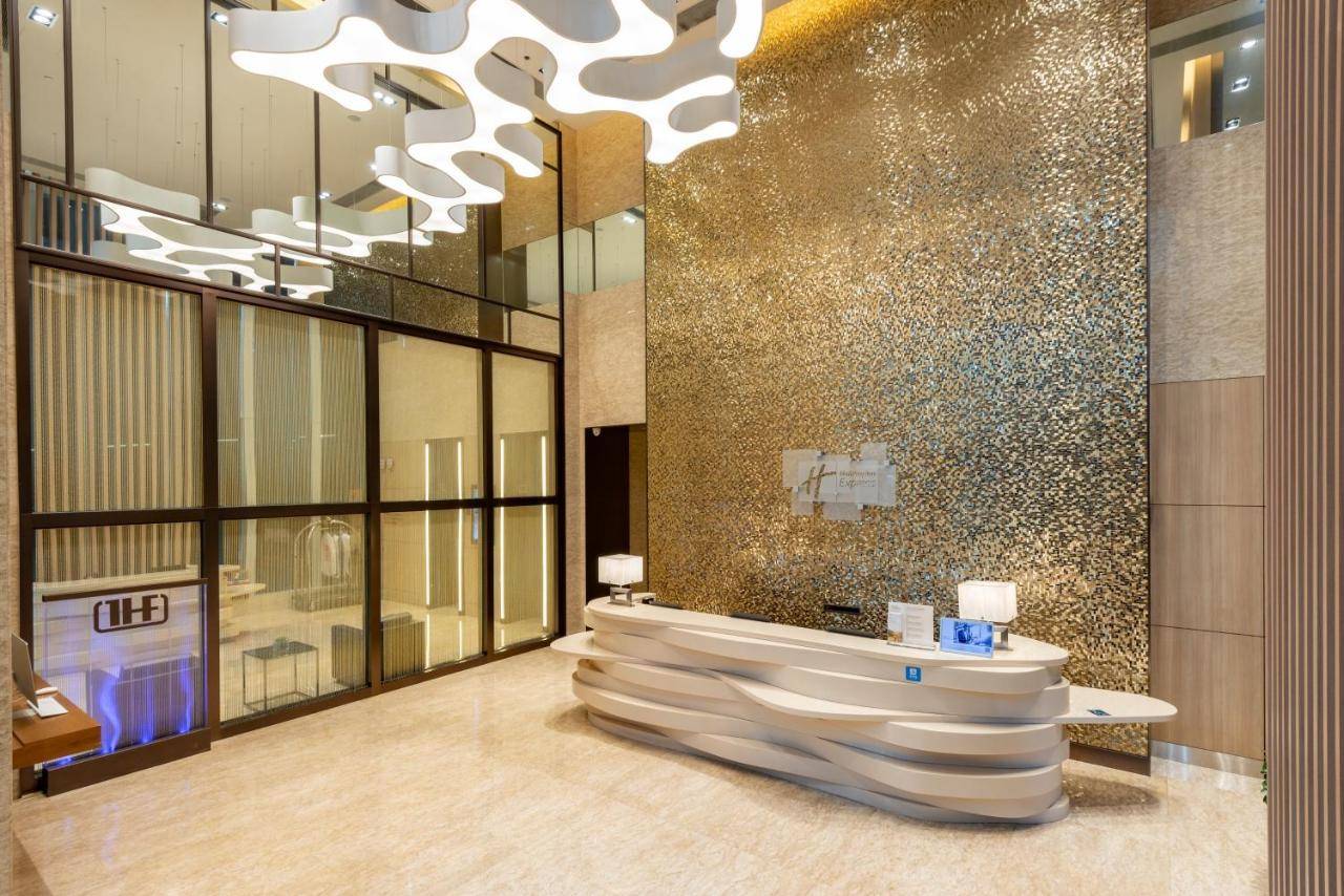 Holiday Inn Express Hong Kong Mongkok, an IHG Hotel