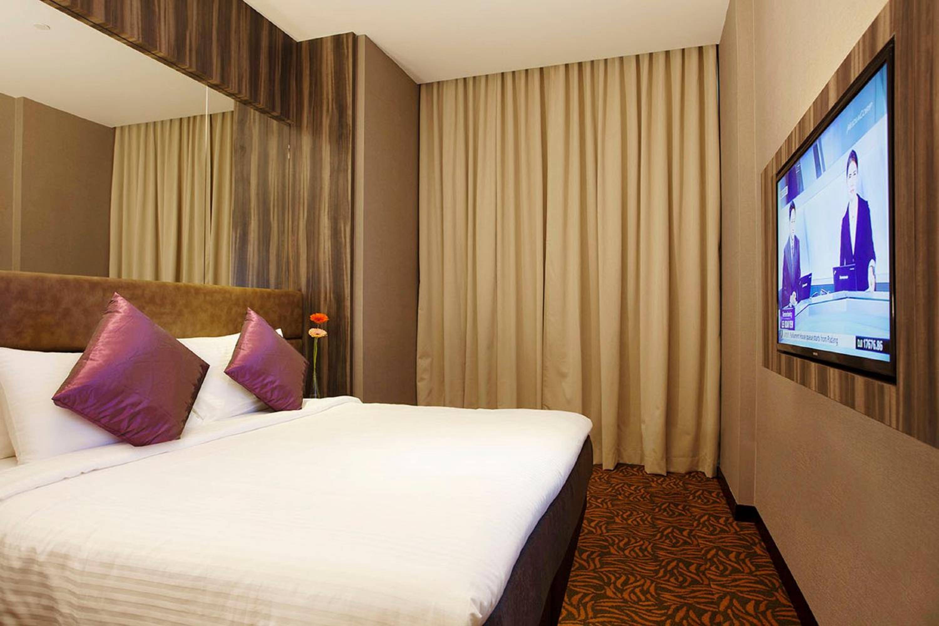 Aqueen Hotel Paya Lebar