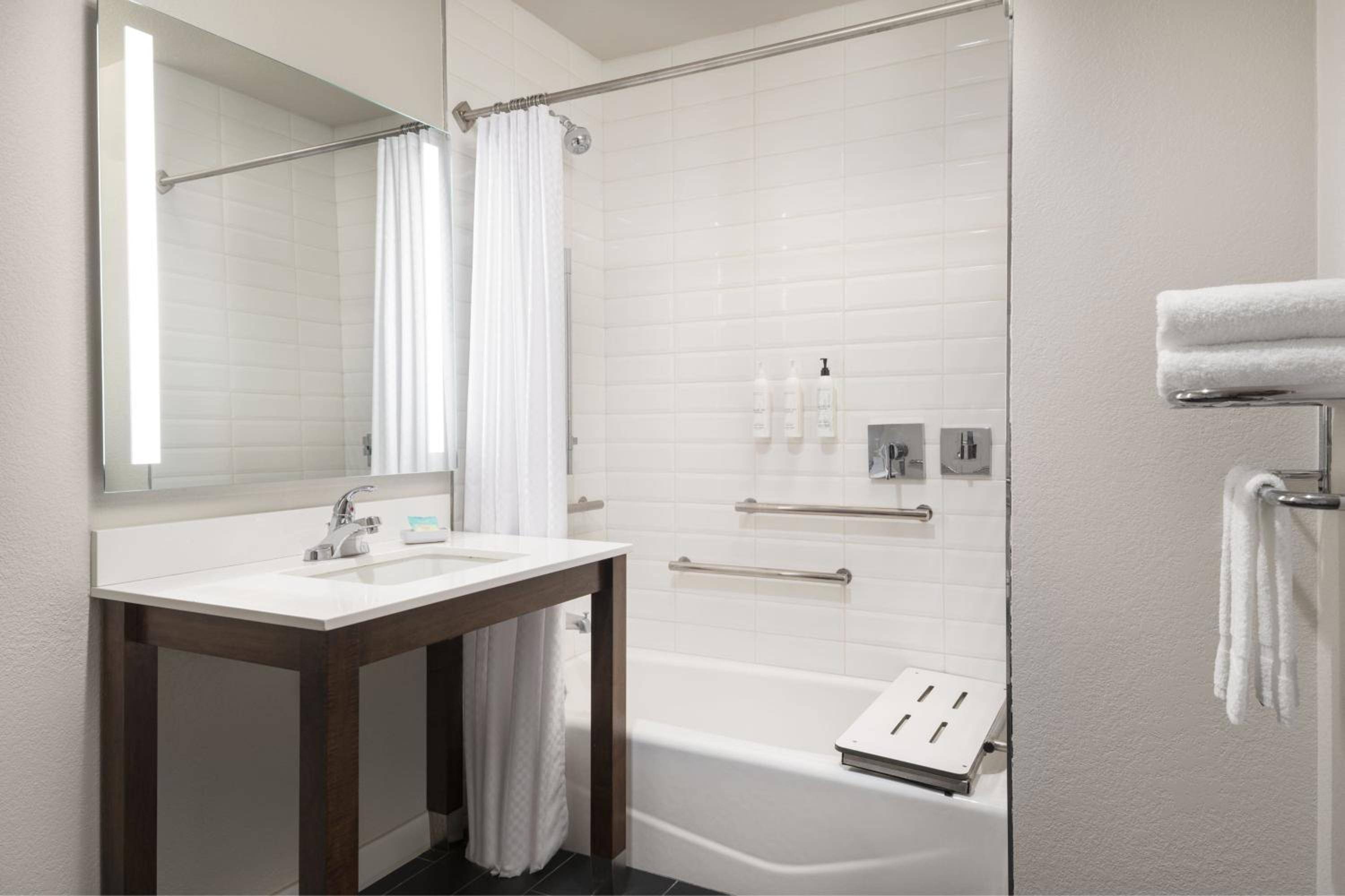 Four Points by Sheraton Tucson Airport