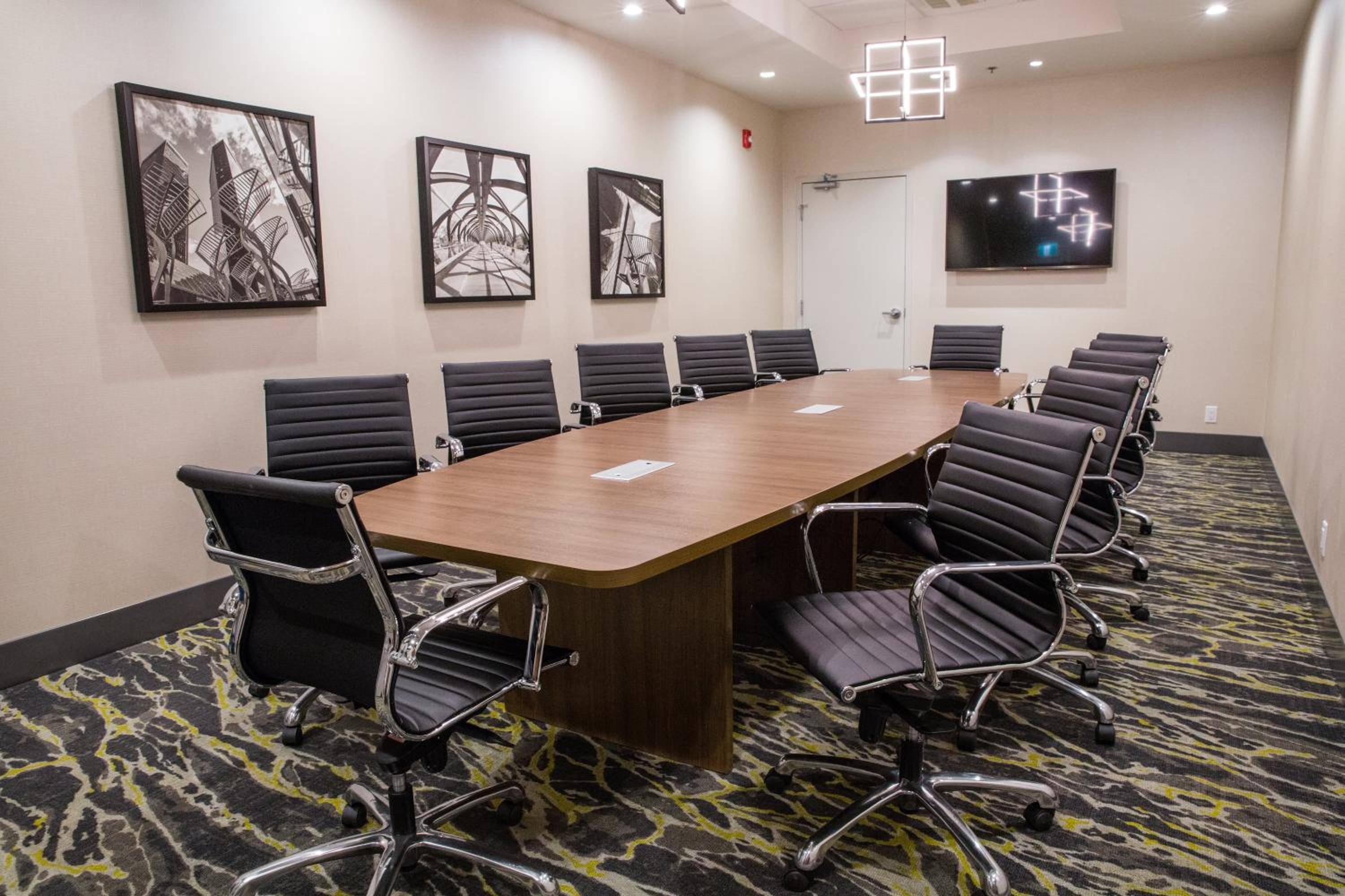 Holiday Inn Hotel & Suites Calgary South - Conference Ctr