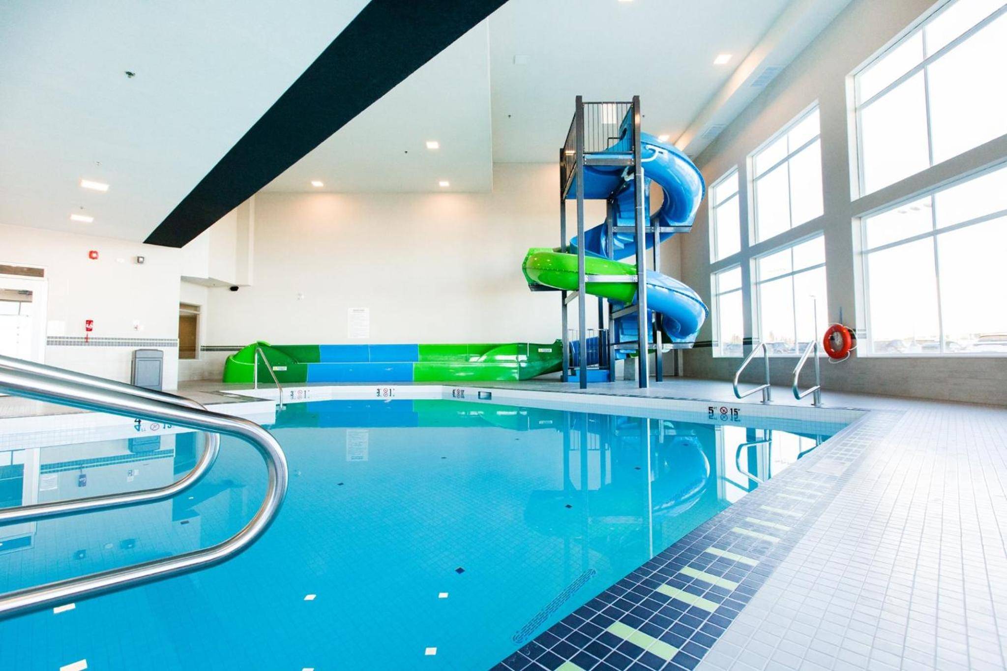 Holiday Inn Hotel & Suites Calgary South - Conference Ctr