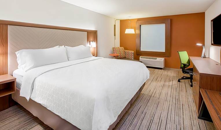Holiday Inn Express & Suites - Aurora