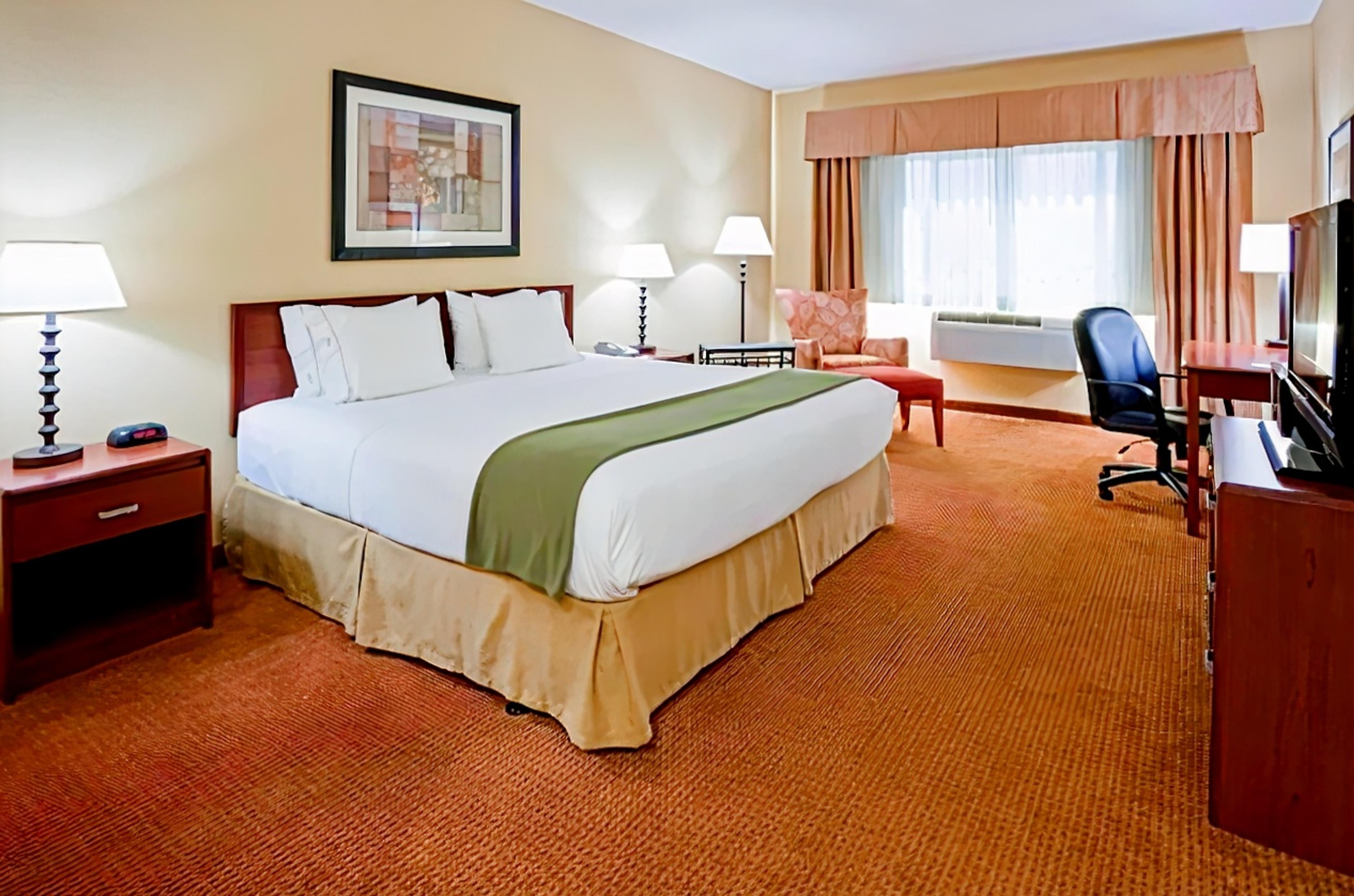 Holiday Inn Express Hotel and Suites Stevens Point