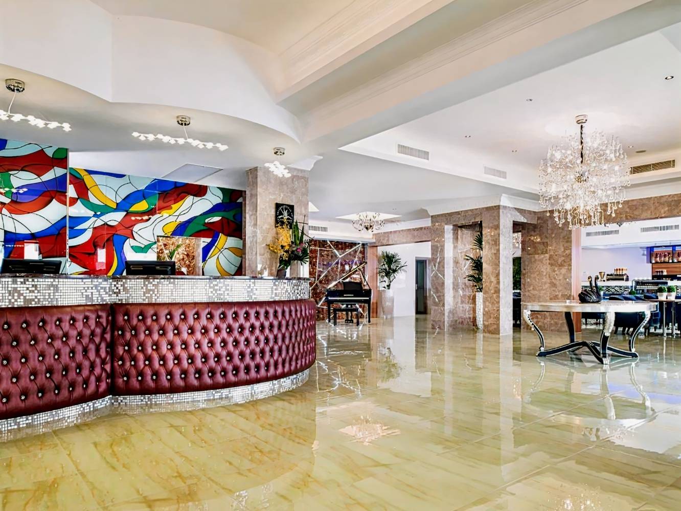 Swan River Hotel
