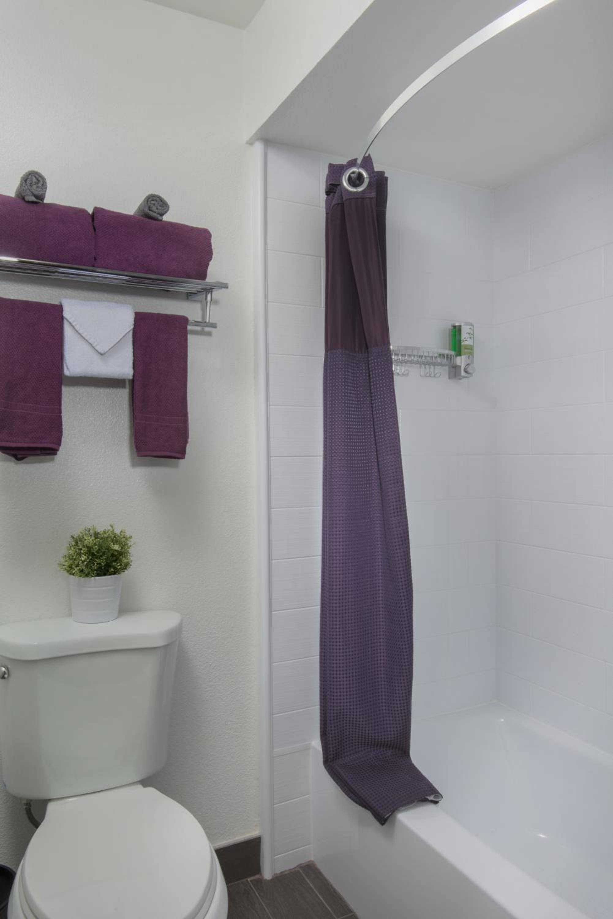 Hotel Iris - Mission Valley-San Diego Zoo-SeaWorld