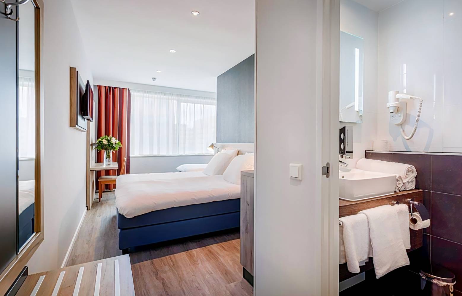Joy hotel