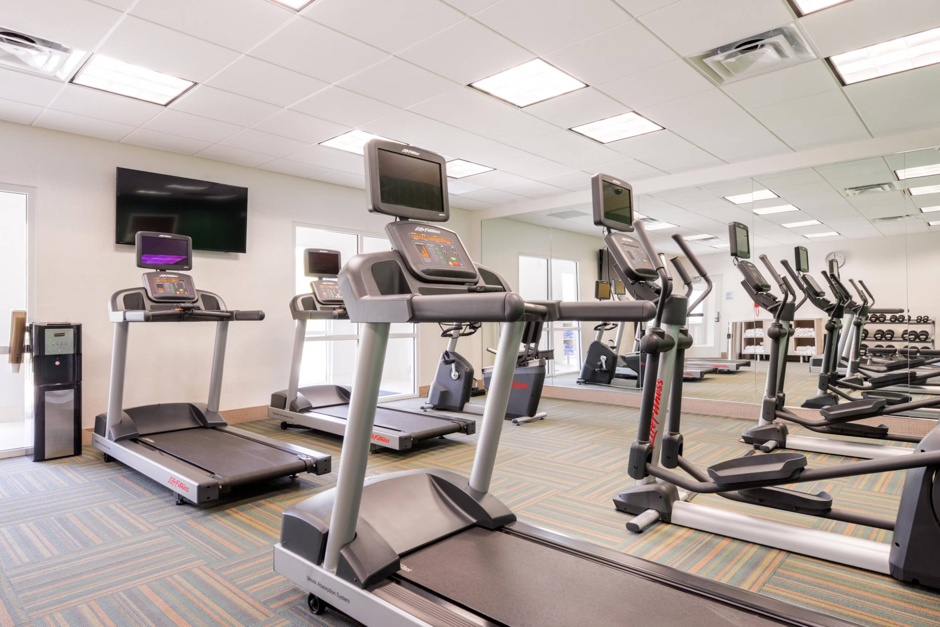 Holiday Inn Express & Suites Salem, an IHG Hotel