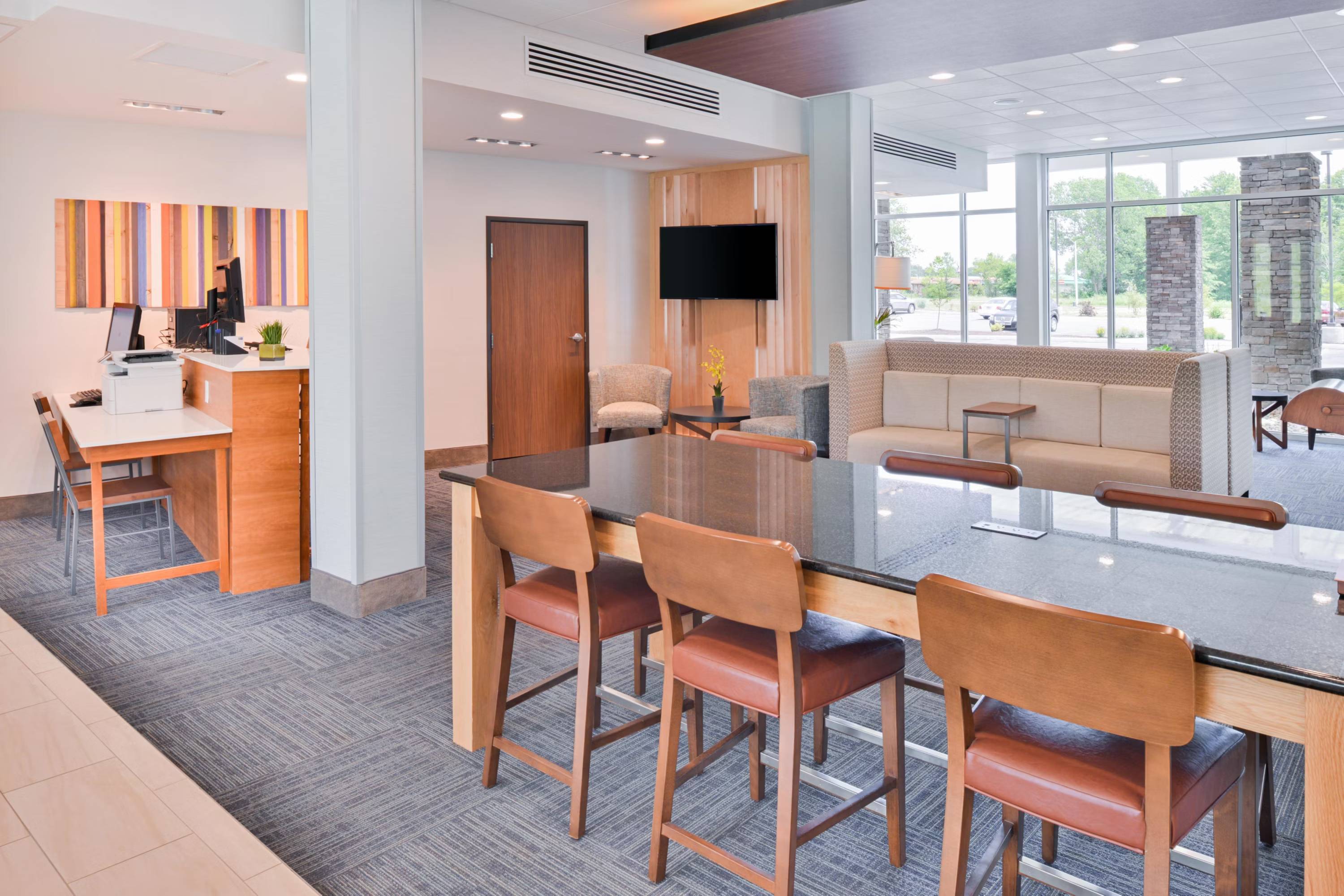 Holiday Inn Express & Suites Salem, an IHG Hotel
