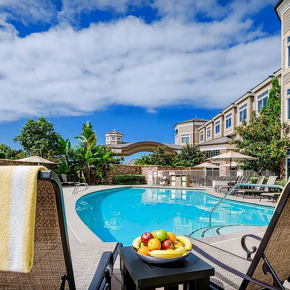 West Inn & Suites