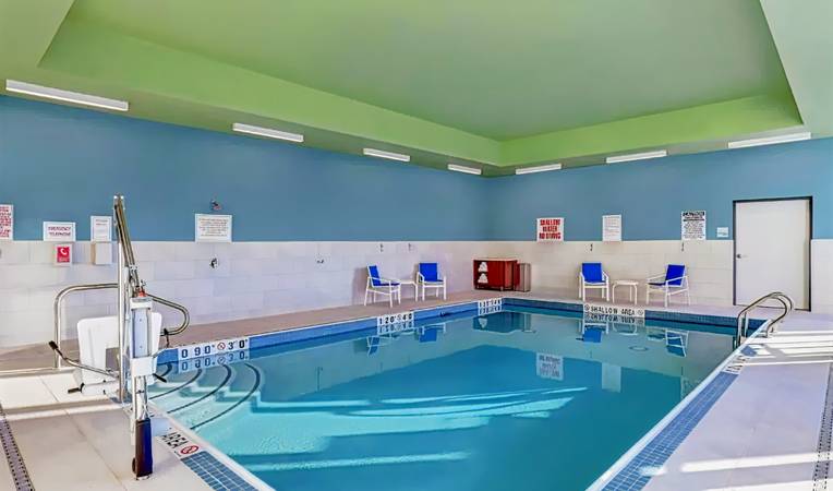 Holiday Inn Express Kingston West
