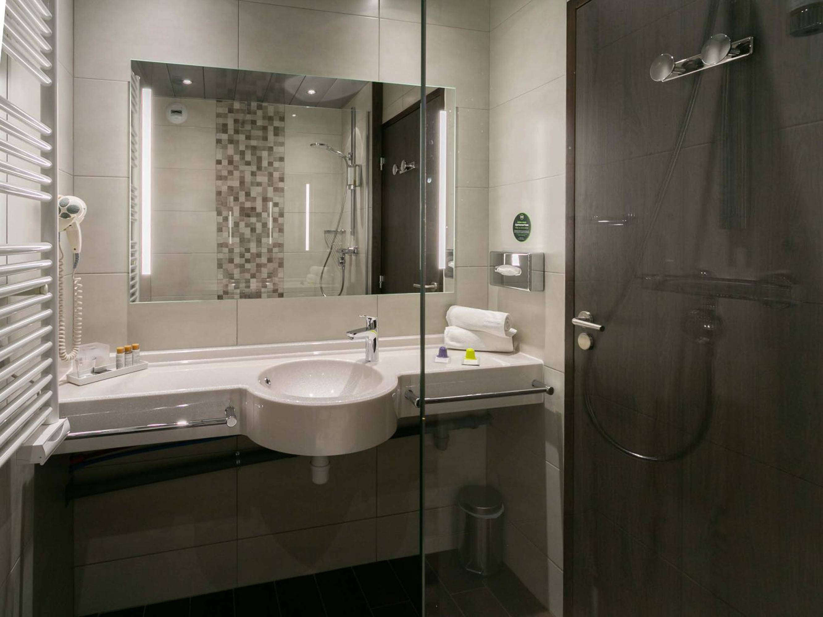 B&B Hôtel Strasbourg Nord Schiltigheim Lac 4 étoiles
