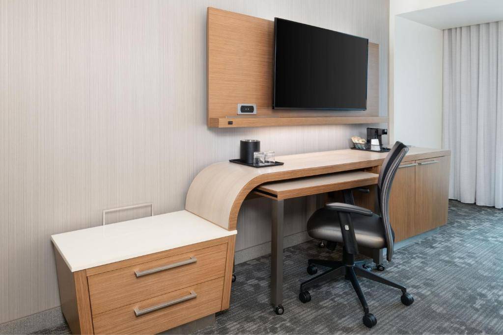Courtyard by Marriott Atlanta Alpharetta/Avalon Area