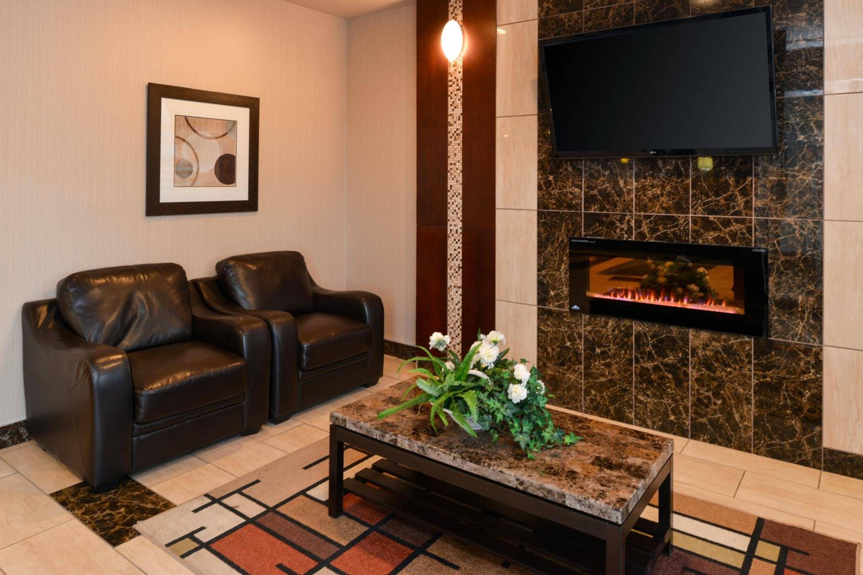 Holiday Inn Express Edmonton North, an IHG Hotel
