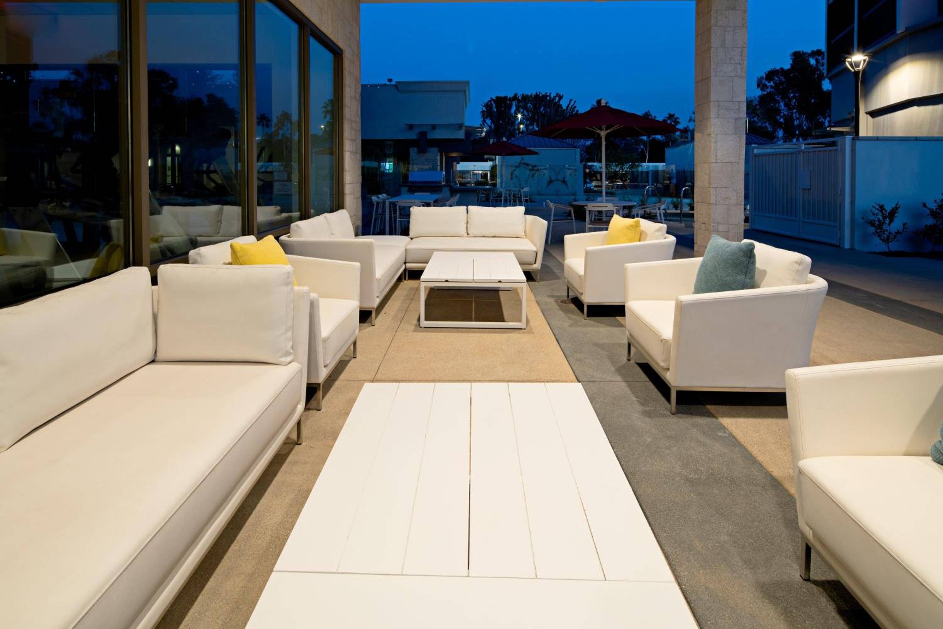 Staybridge Suites - Long Beach Airport, an IHG Hotel