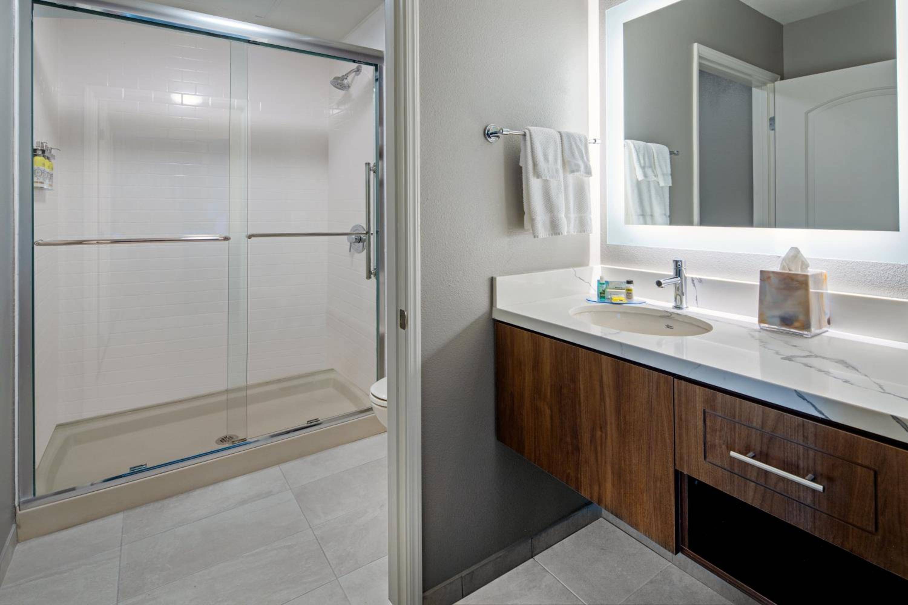 Staybridge Suites - Long Beach Airport, an IHG Hotel