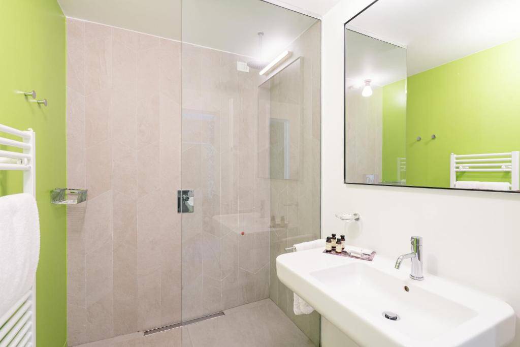 Collini Rooms
