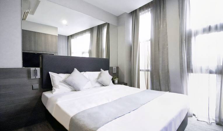 Hotel NuVe Stellar (formerly Aqueen Kitchener)