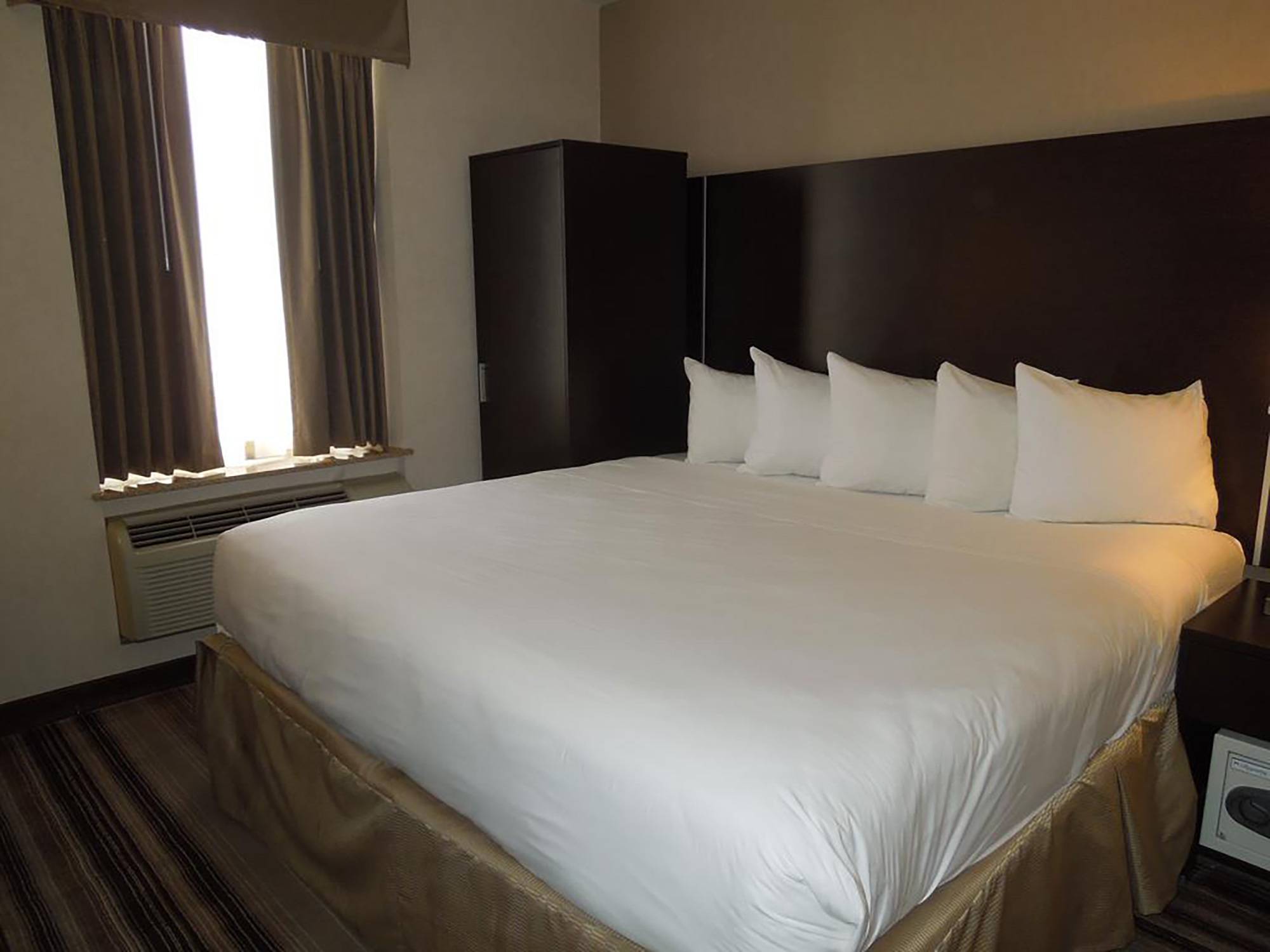 Days Inn Jamaica - JFK Airport