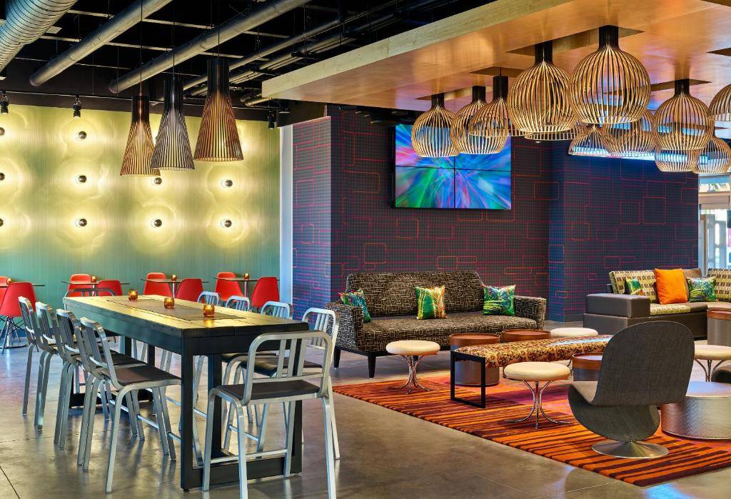 Aloft Miami Airport, Miami : -46% during the day - Dayuse.co.uk