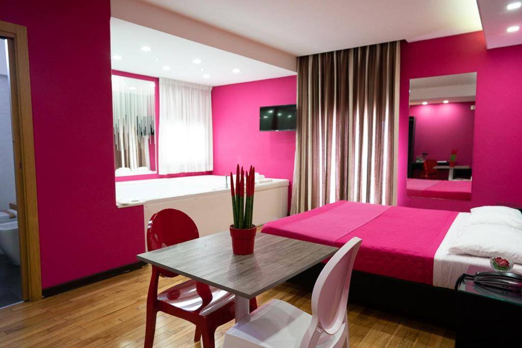 Sweet Central Hotel
