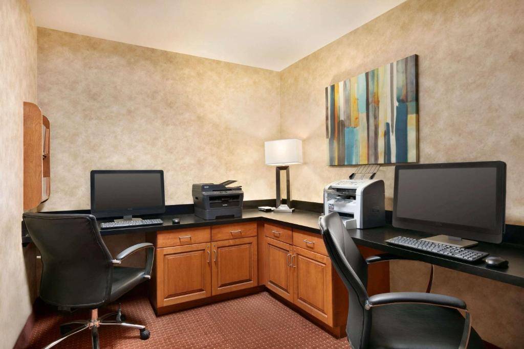 Wingate by Wyndham Vienna Parkersburg