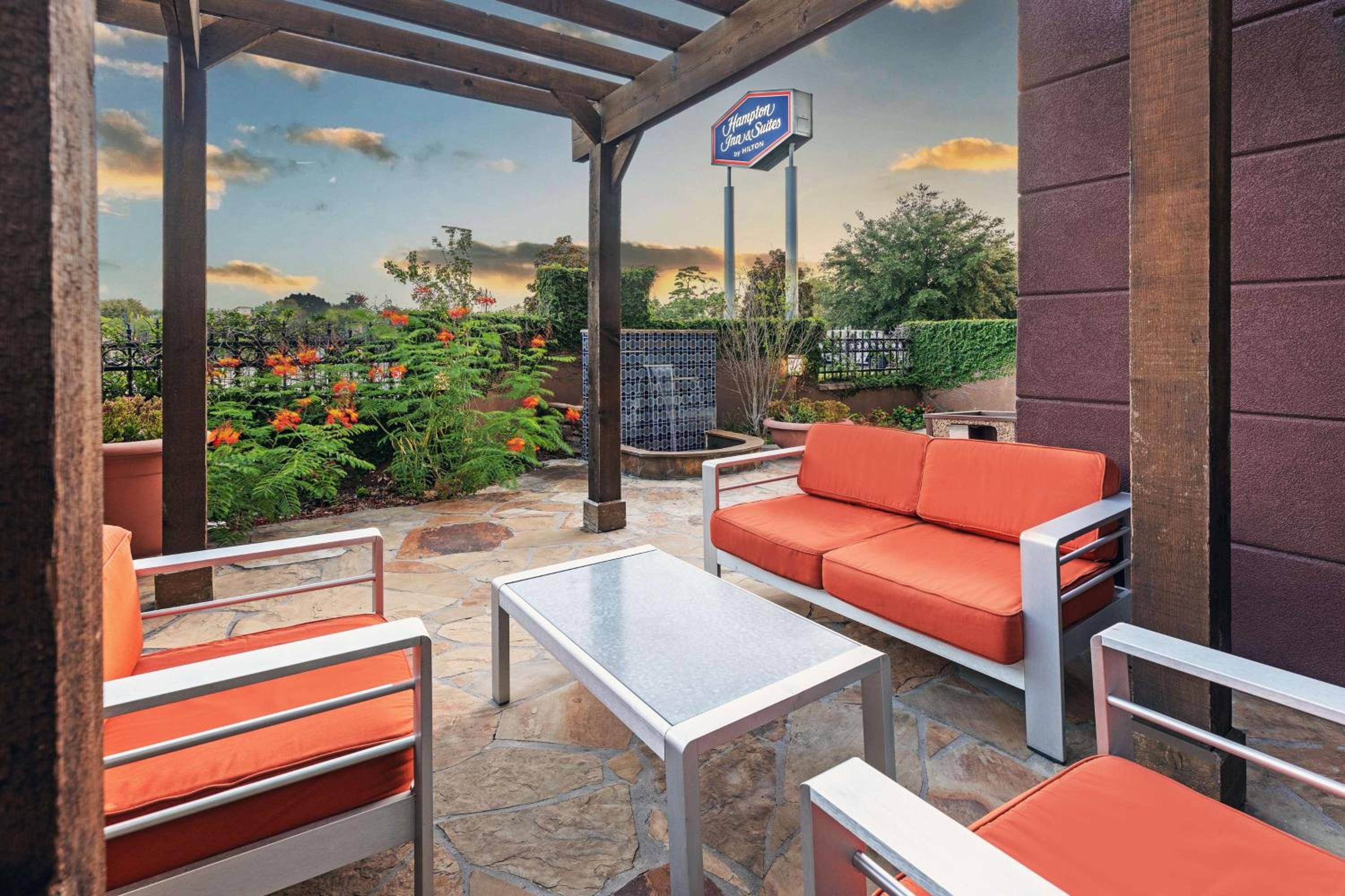 Hampton Inn and Suites Houston Central