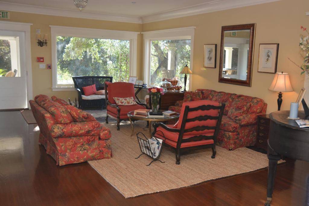 Arroyo Vista Inn