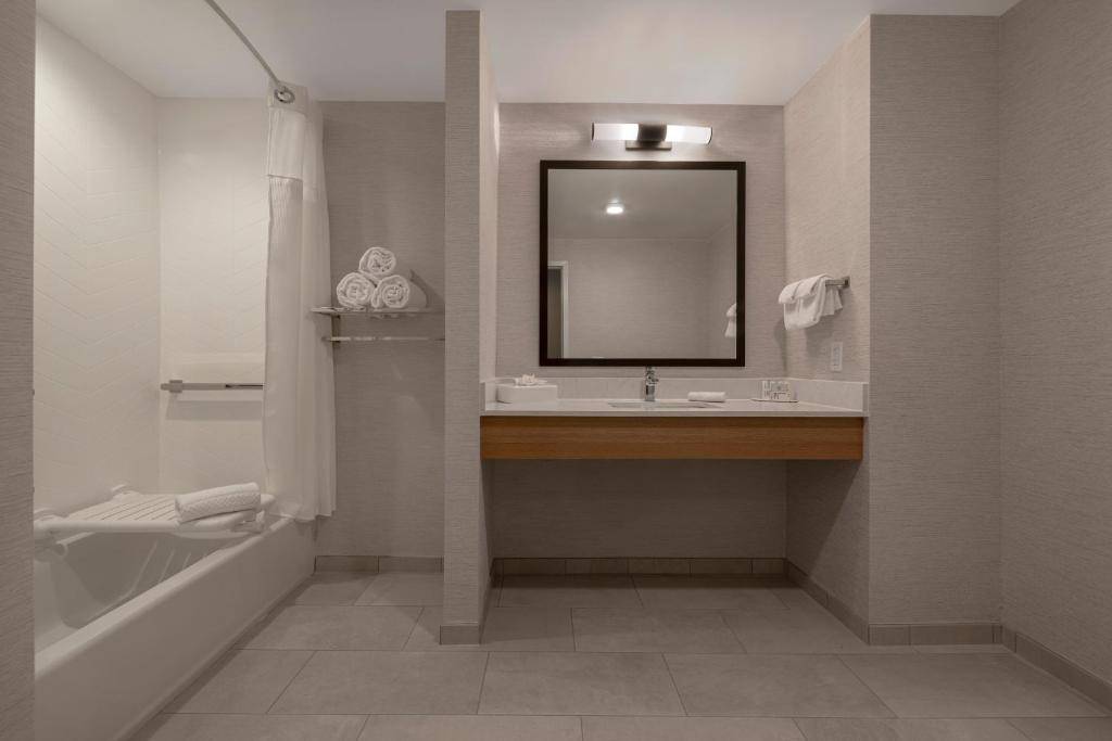 Fairfield by Marriott Inn & Suites Denver Airport at Gateway Park