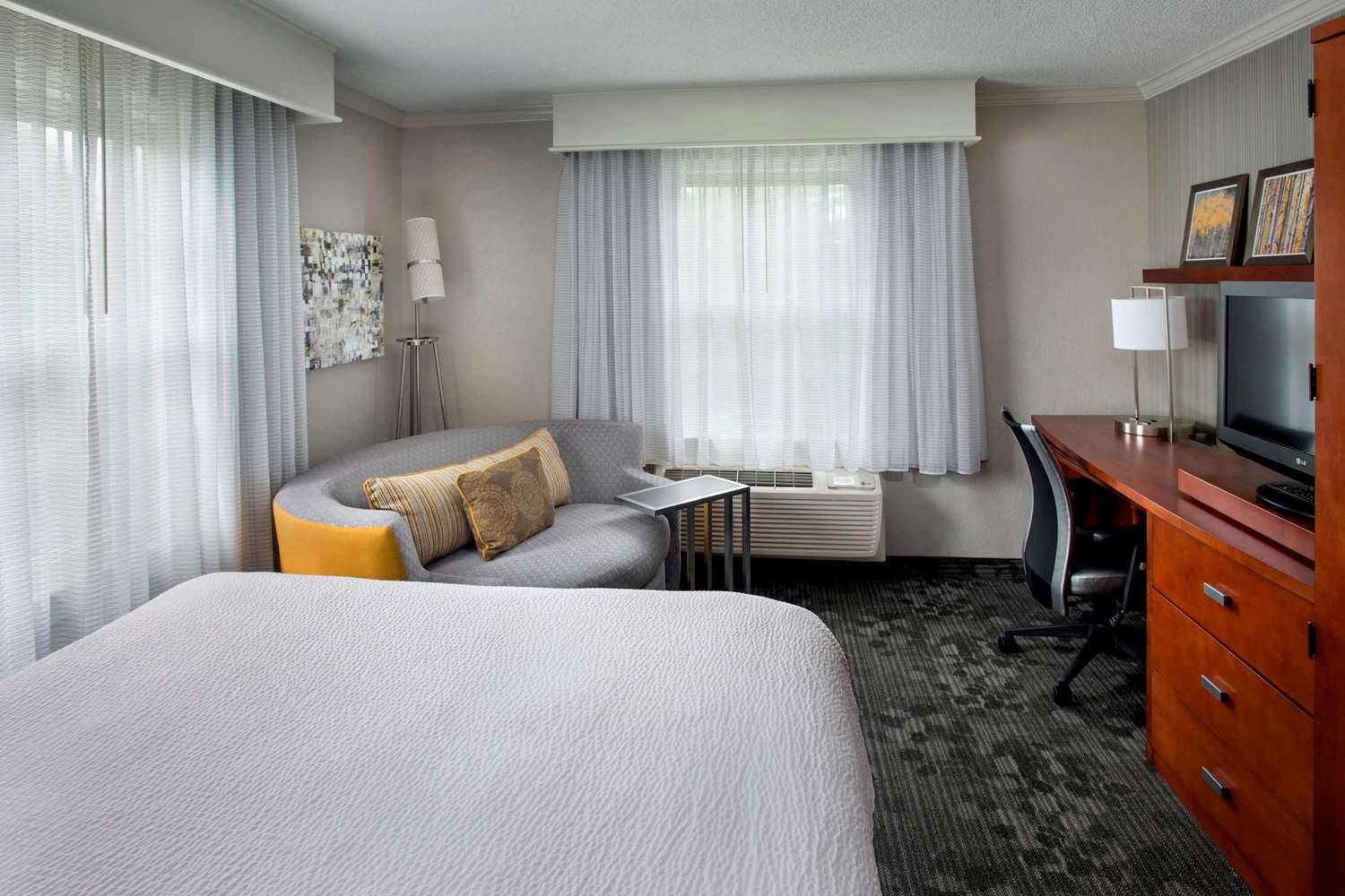 Sonesta Select Tinton Falls Eatontown