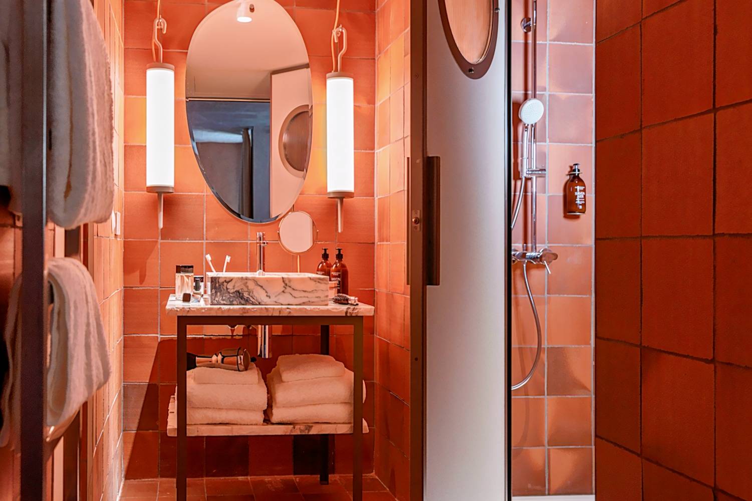 MOB House, SaintOuen 10 during the day Dayuse.se