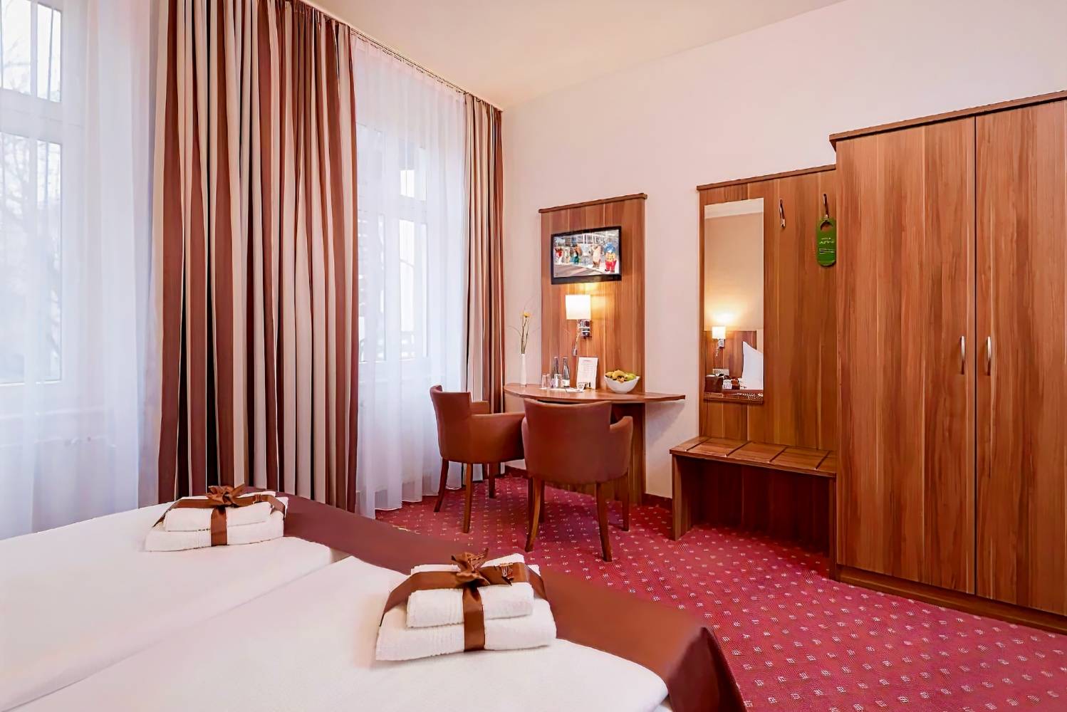 Gold Hotel
