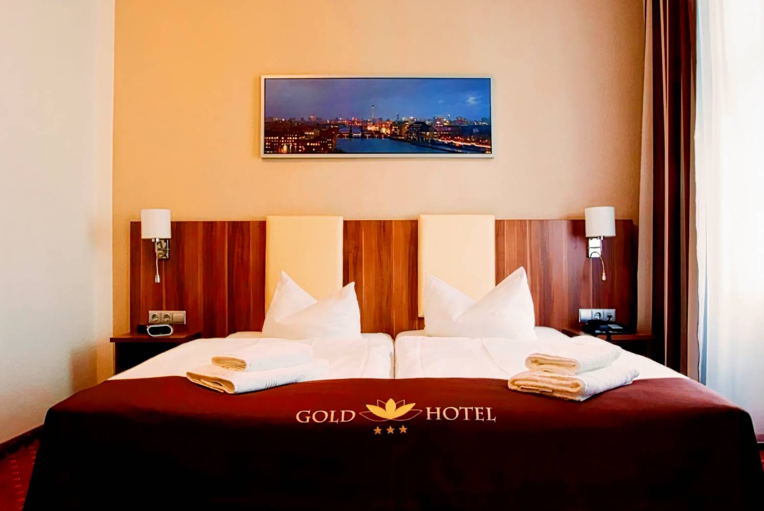 Gold Hotel